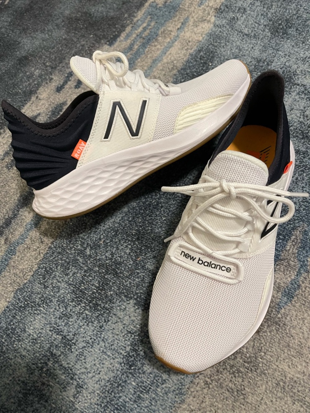 New Balance Men's Fresh Foam Roav Running Sneakers Sz 8 white/navy blue